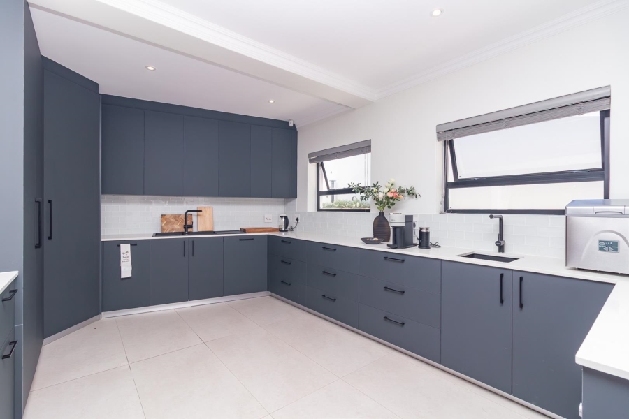 4 Bedroom Property for Sale in Camps Bay Western Cape